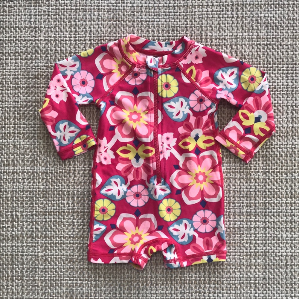 Tea Collection Rash Guard Swimsuit (size 6-9m)